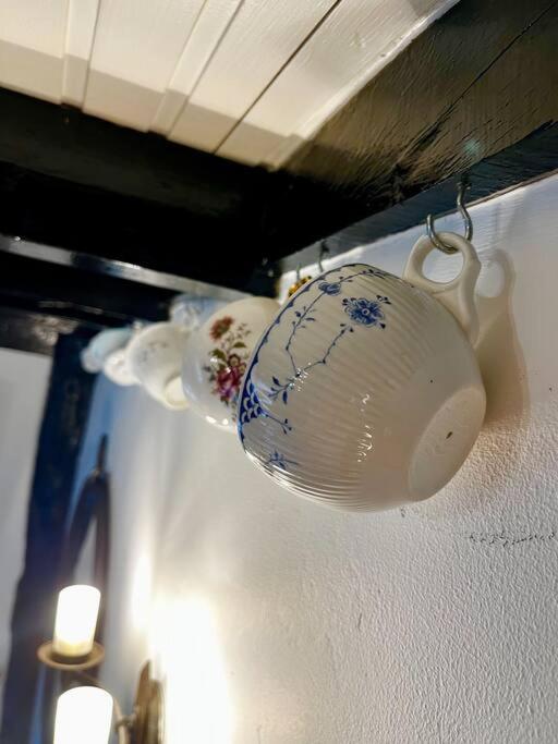 15Th Century Tiny Character Cottage-Henley Centre Zewnętrze zdjęcie