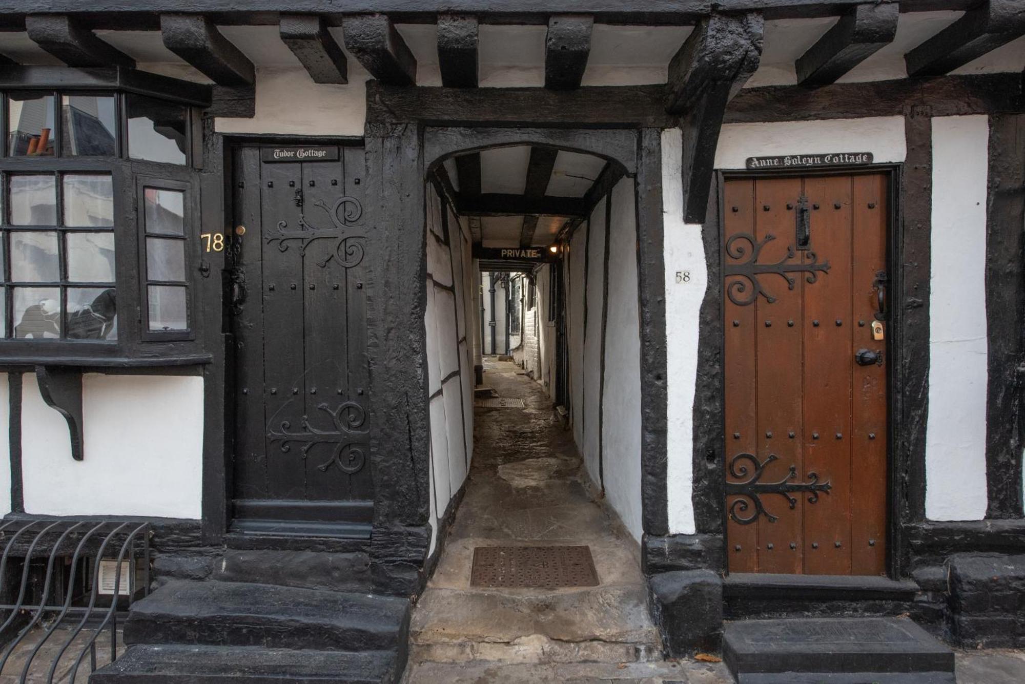15Th Century Tiny Character Cottage-Henley Centre Zewnętrze zdjęcie